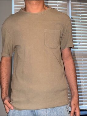 Zara Men's Short-Sleeve Pocket Tee in Light Tan